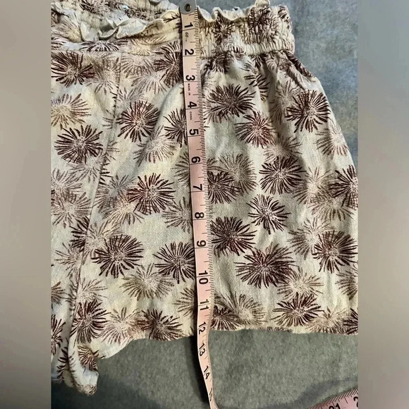 Entro khaki pull on shorts size L - Picture 5 of 8